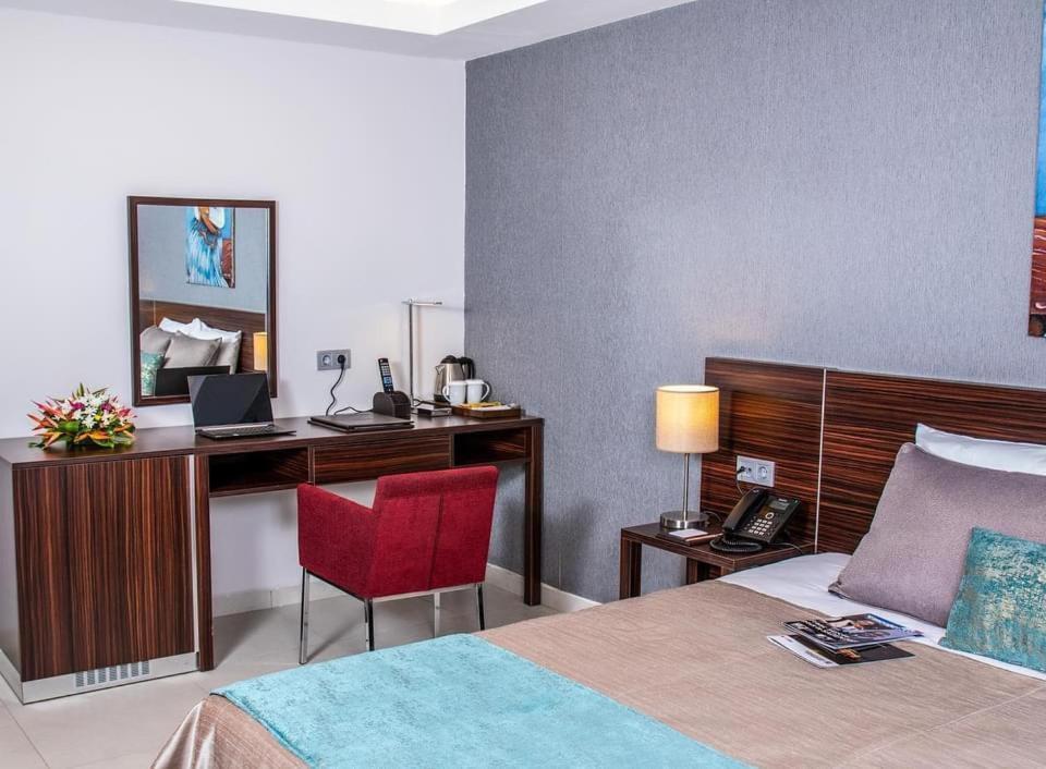 Souare Premium Hotel Конакри Экстерьер фото